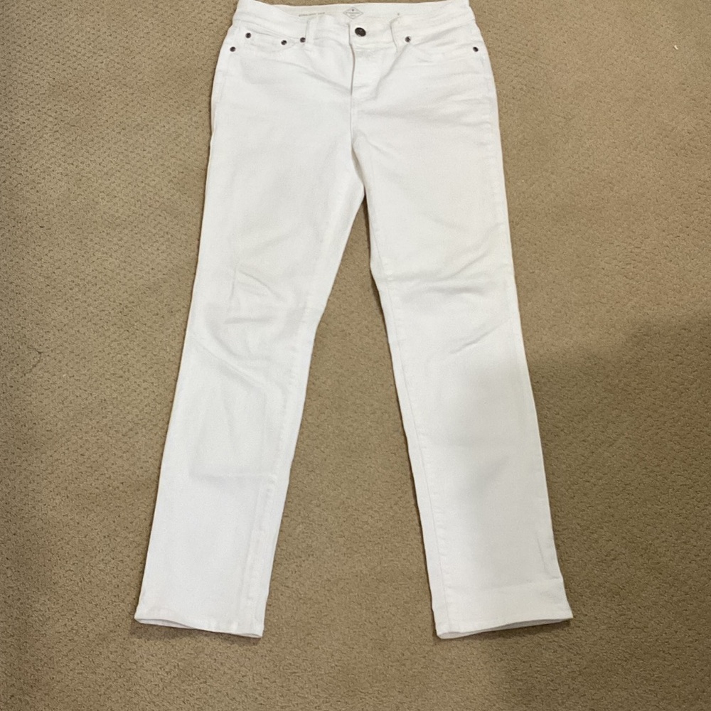 Unworn St. John's Bay Women's Straight Leg White Jeans